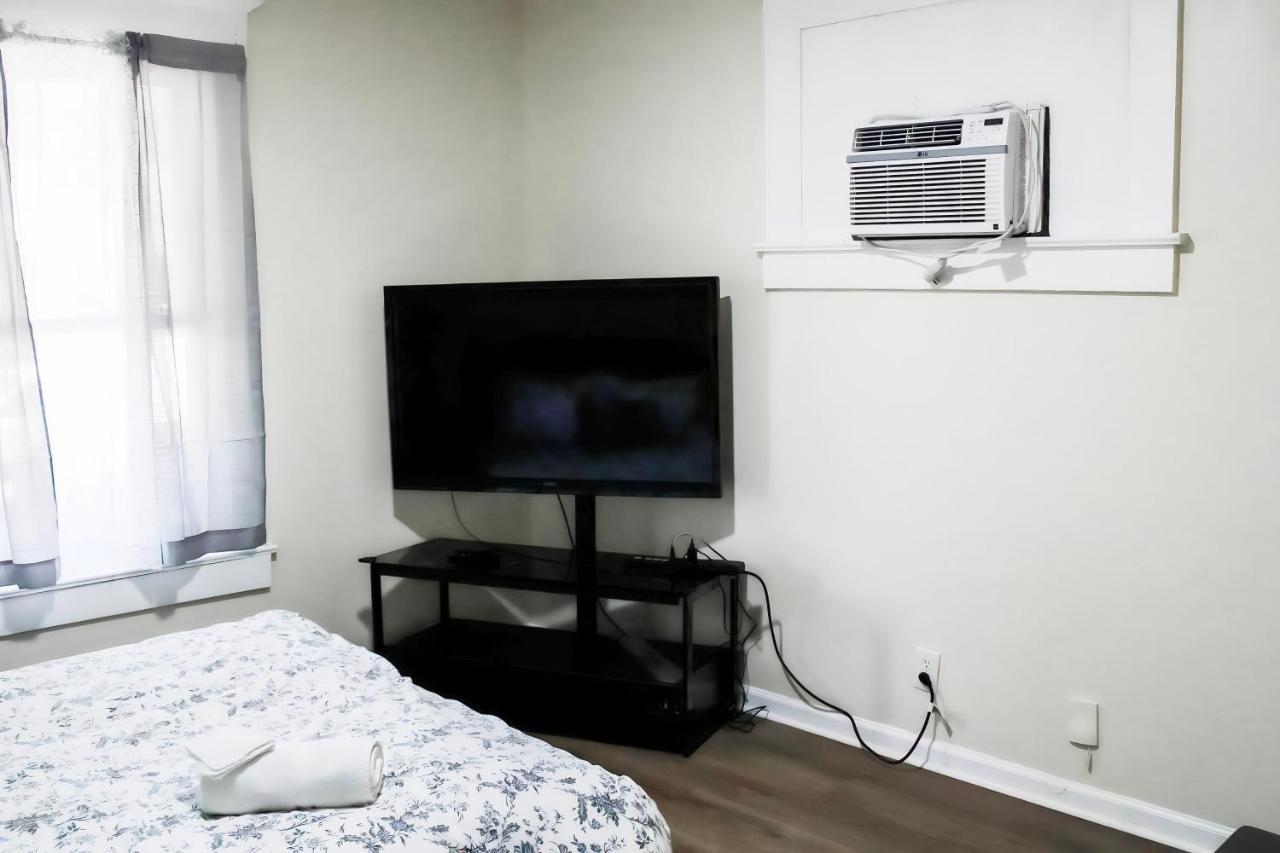 Cozy City Retreat Near Downtown Indianapolis- Private Bedroom Екстер'єр фото